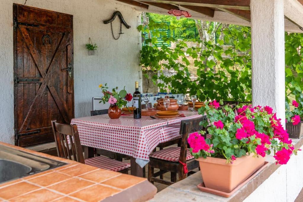 Piccola Casa - A Little Paradise Kršan Exterior foto